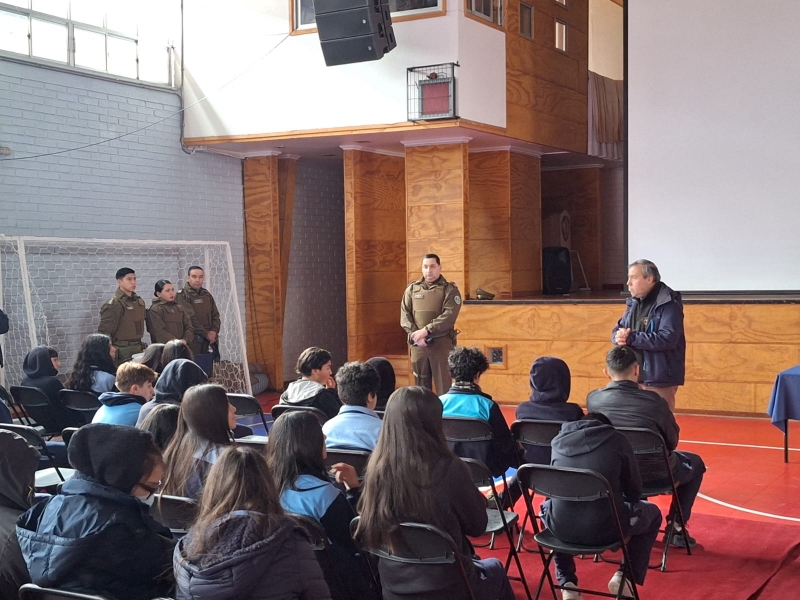 Charla de Carabineros